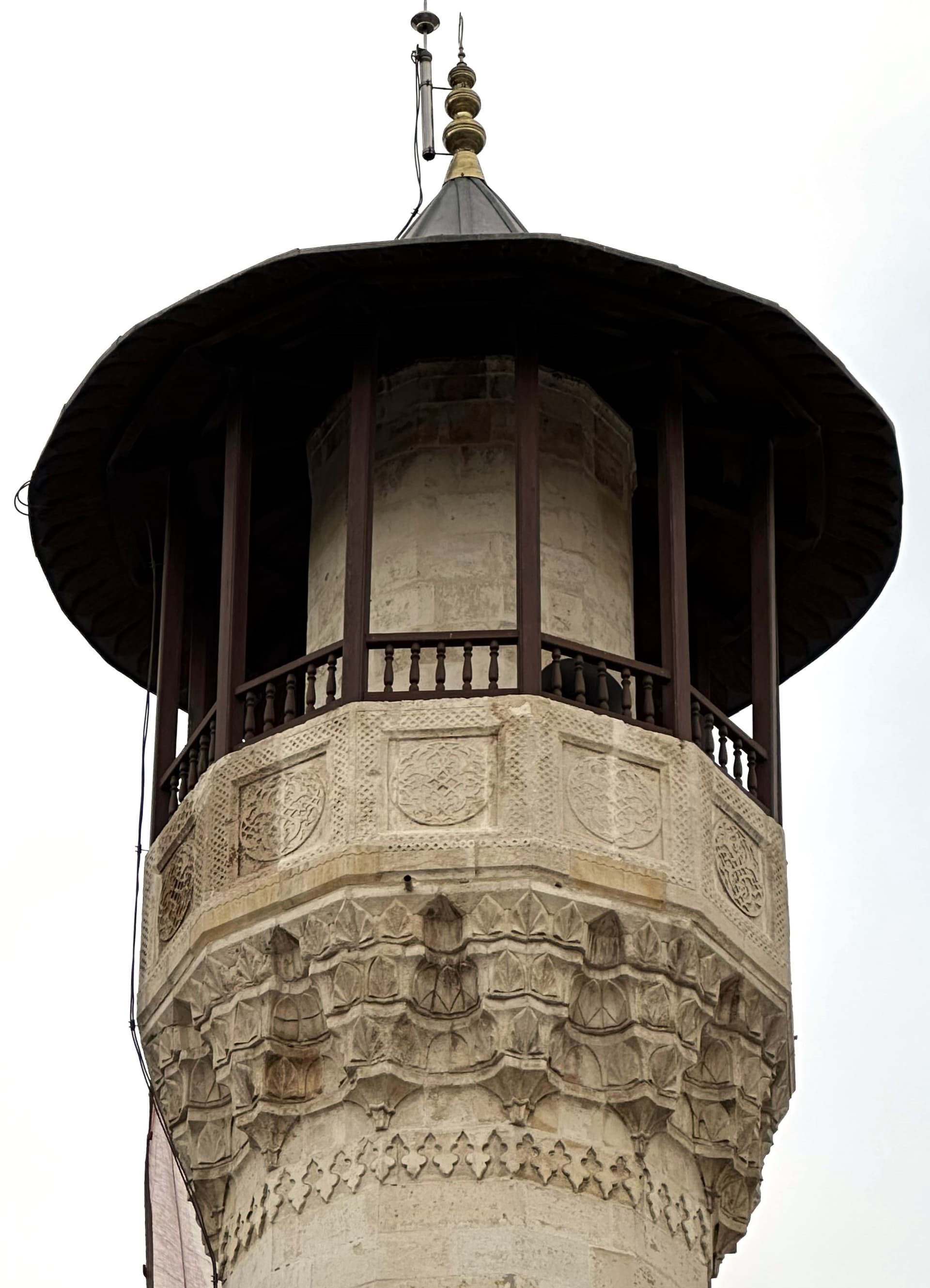 GÖRSEL 22: İSA DİVANLI CAMİİ-MİNARE